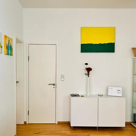 Grosses Und Helles Innenstadt - *