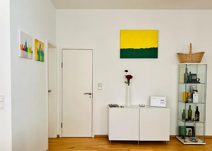 Grosses Und Helles Innenstadt - *